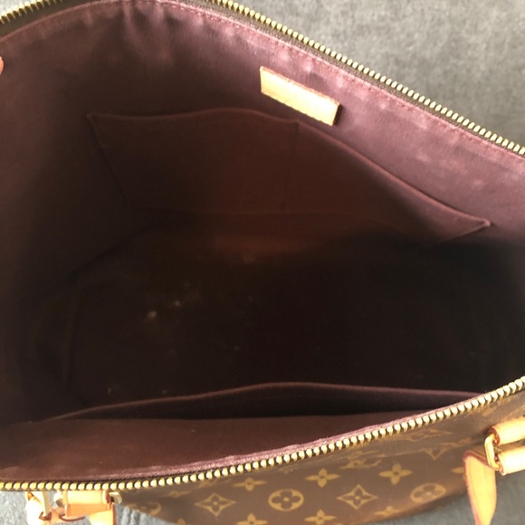 •Louis Vuitton Iéna MM Shoulder Bag• - Picture 4 of 8